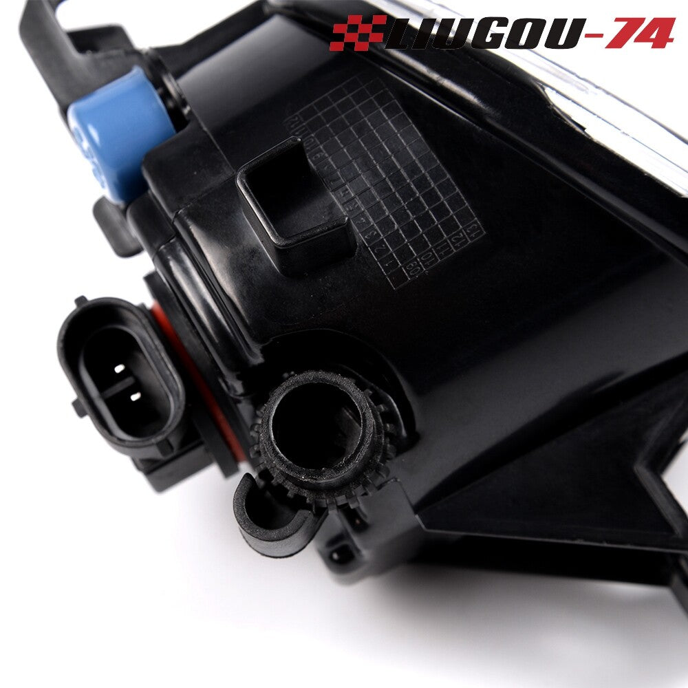 A pair of fog lights with H11 bulbs suitable for Nissan Altima Maxima Rogue Sentra transparent lenses.