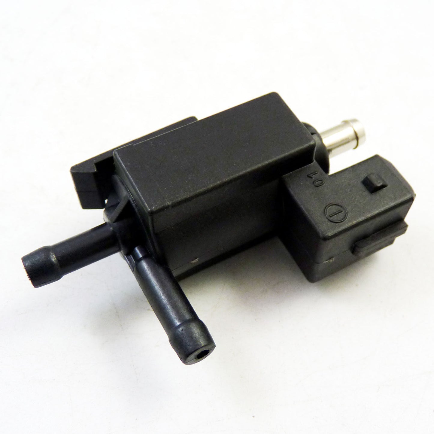 new turbo solenoid valve 30670448 722240130 for Volvo XC70, S60, S80, XC90, and V70.