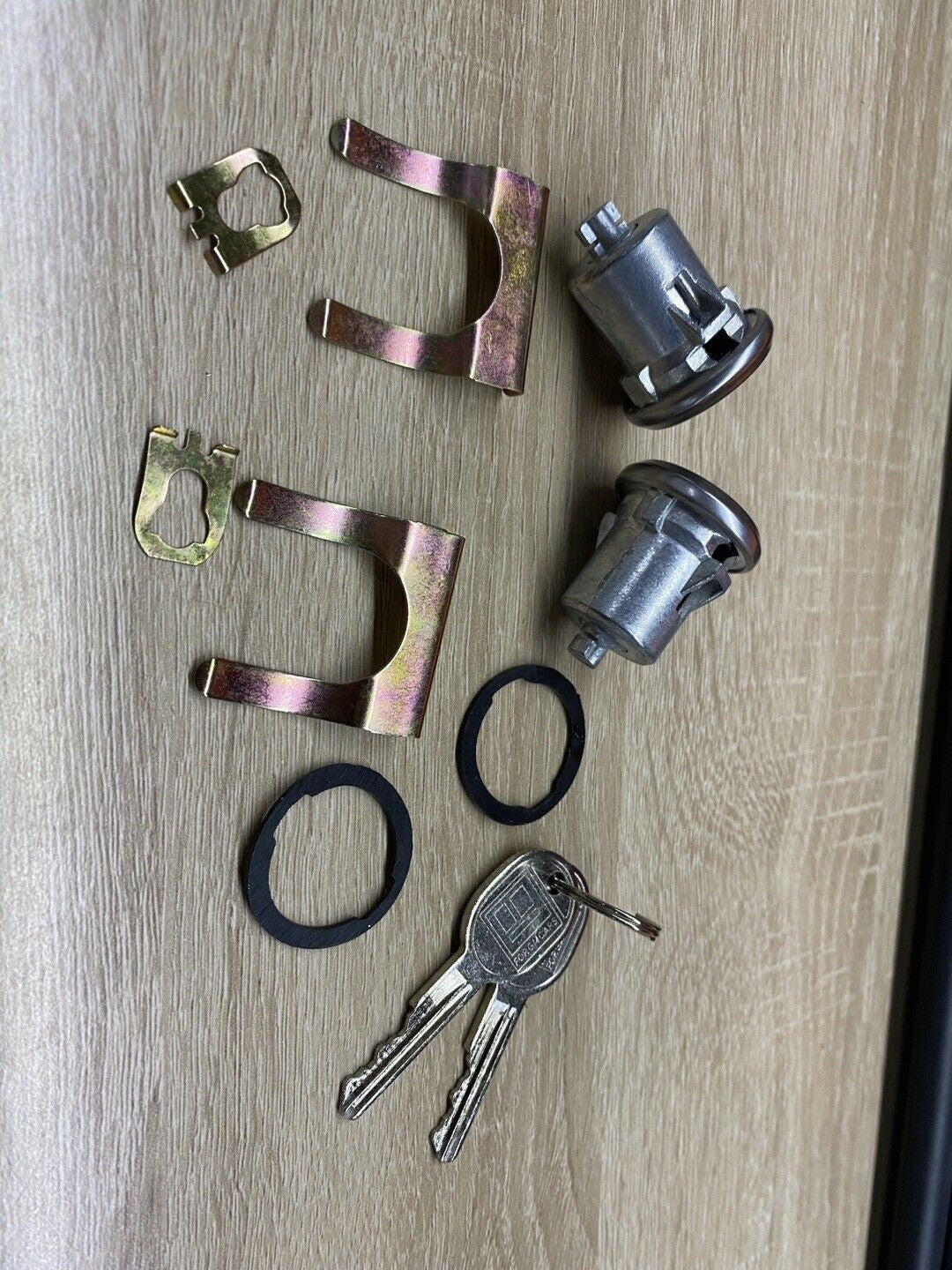 Fit for Buick for Cadillac for Chevrolet for GMC Van Truck DL15800 Door Lock Cylinder Kit US