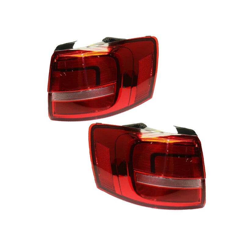 The right outer taillight is suitable for the 2015-2018 for Volkswagen for Jetta Taillamp rear brake light.