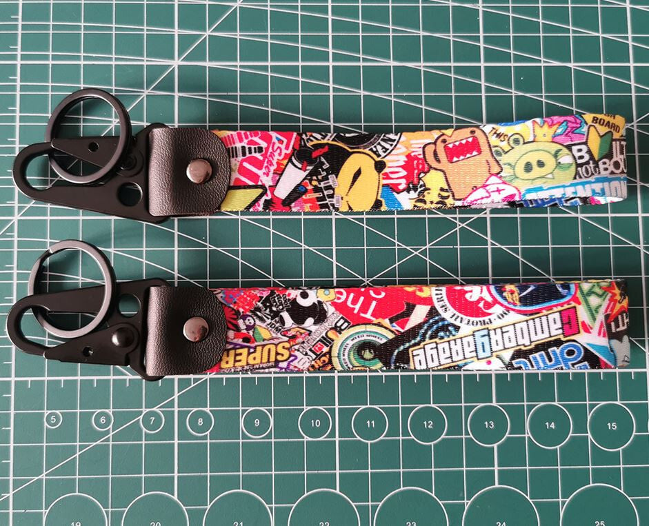 1-Piece Car Keychain/Key Ring with Lanyard, Car Accessories, Graffiti Suitable for Nissan