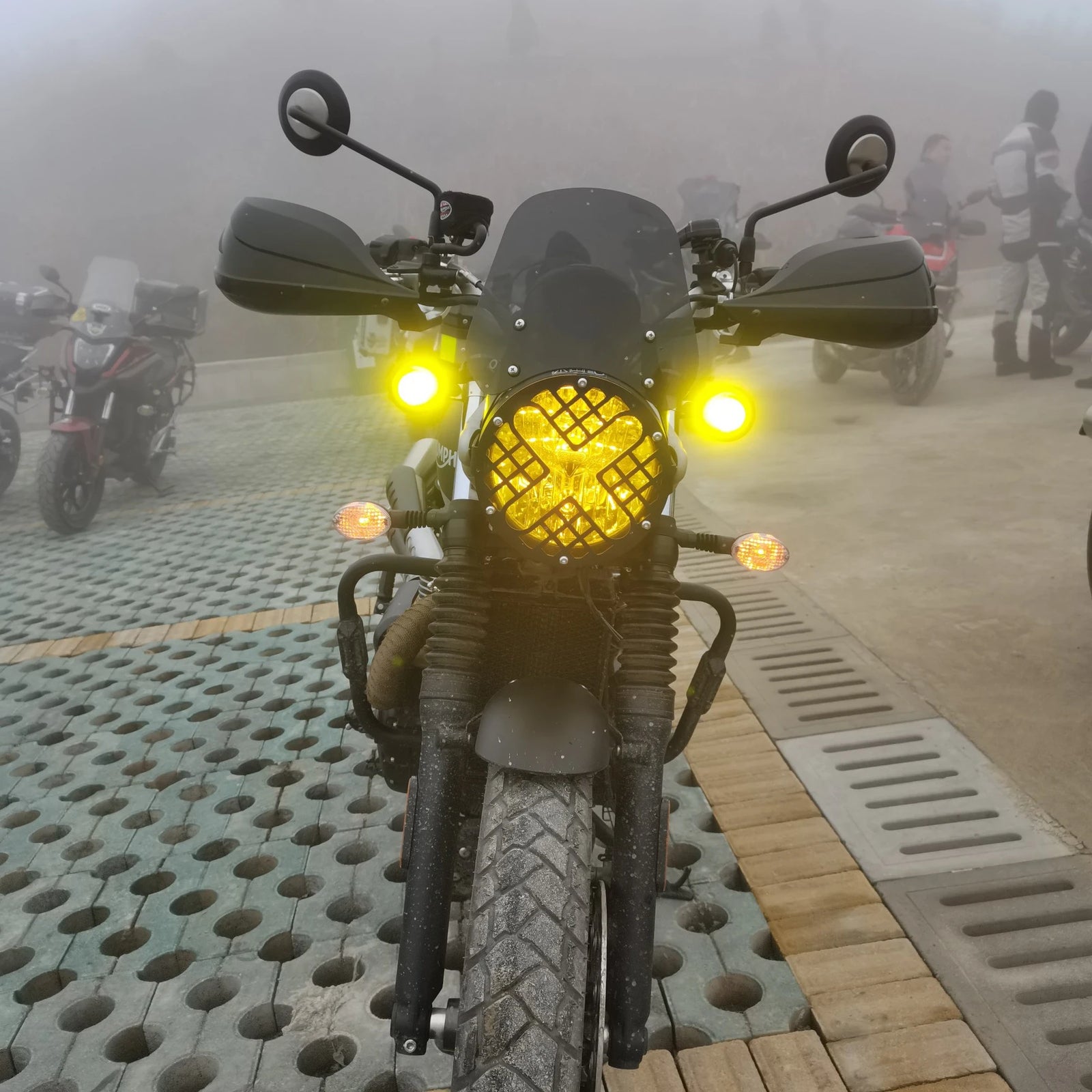 7 Retro Headlight Grille Guard Protector Cover for Triumph Bonneville T100 T120