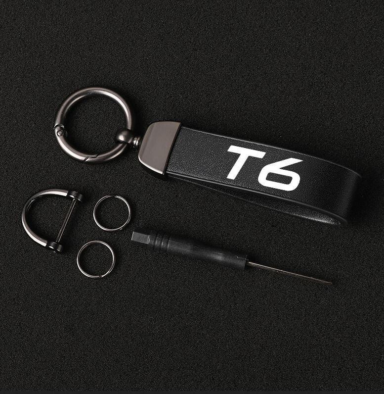Black leather horseshoe buckle accessory for Volvo XC40 car keychain/key ring.