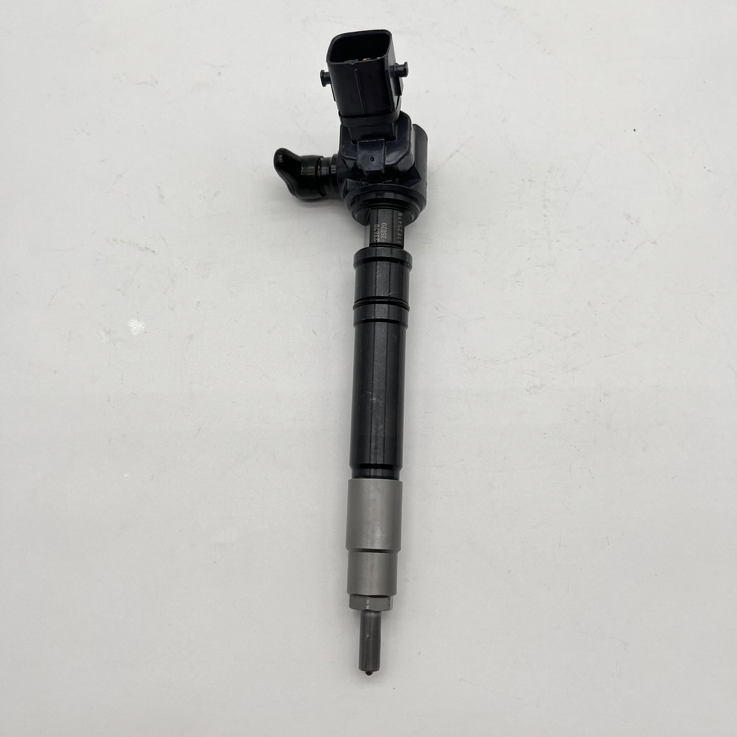 Diesel Fuel Injector 23670-35020 Common Rail Injector for Toyota Hilux Revo