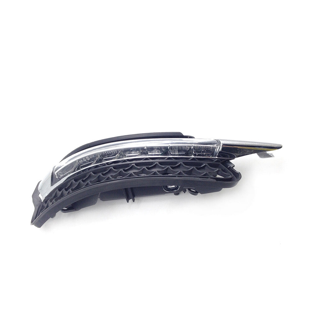 Suitable for Mercedes-Benz S-Class 2010-2012 models with white DRL daytime running lights and LED fog lights.