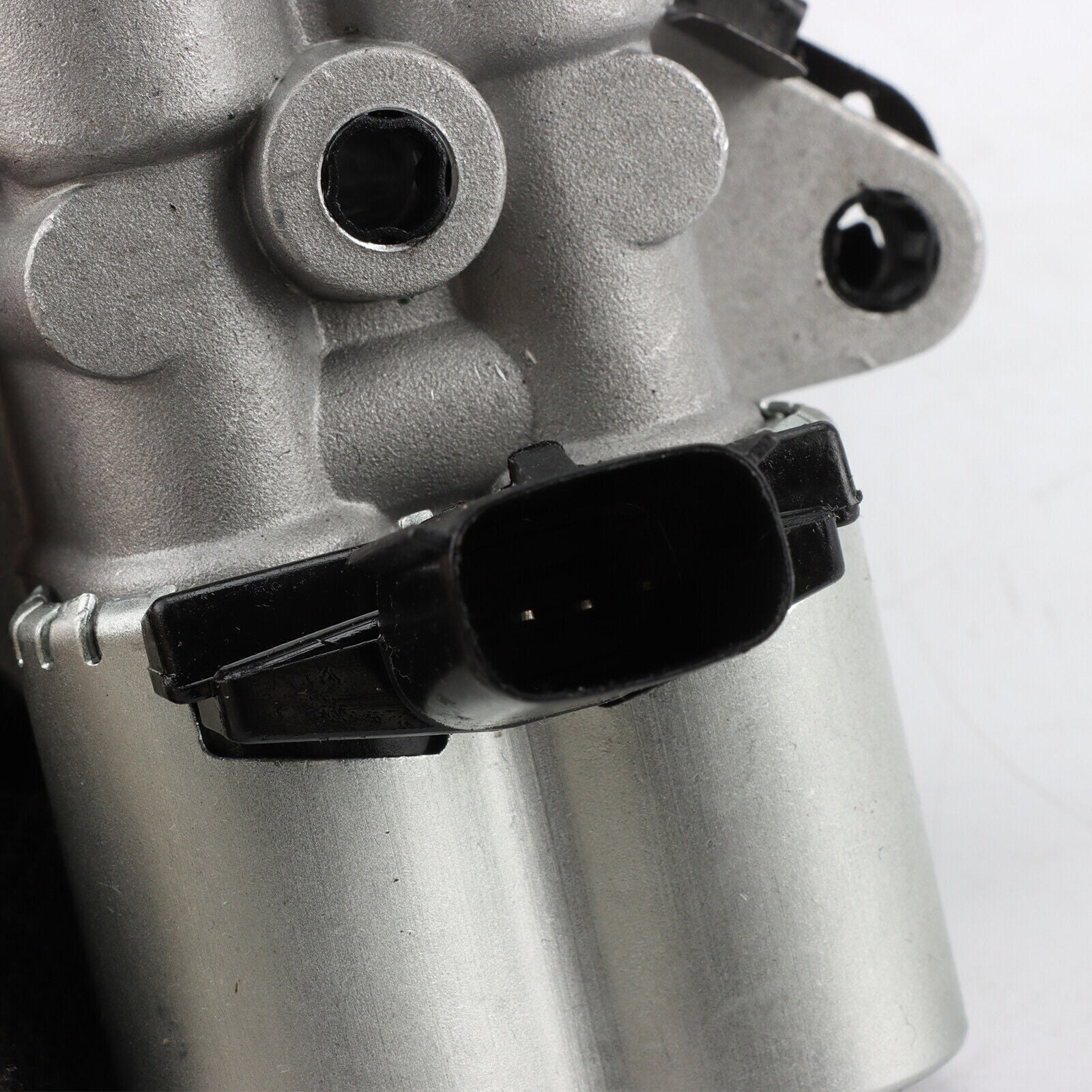 NEW 12633613 VVT Oil Control Valve For 2014-2015 for Chevrolet Malibu Impala 2.5L