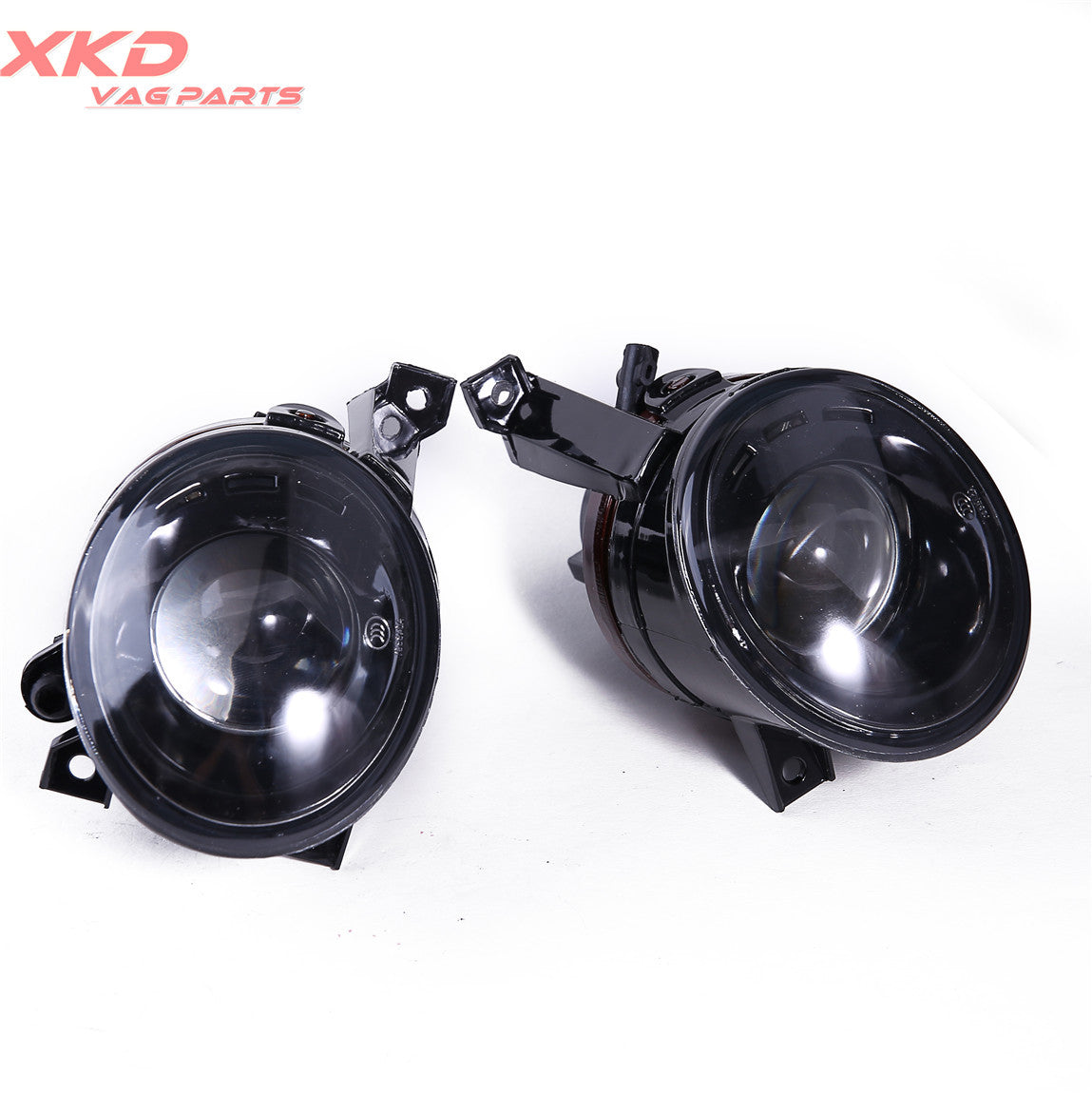 A pair of protruding fog lights (9006) suitable for Volkswagen for Tiguan EOS CC Touran.