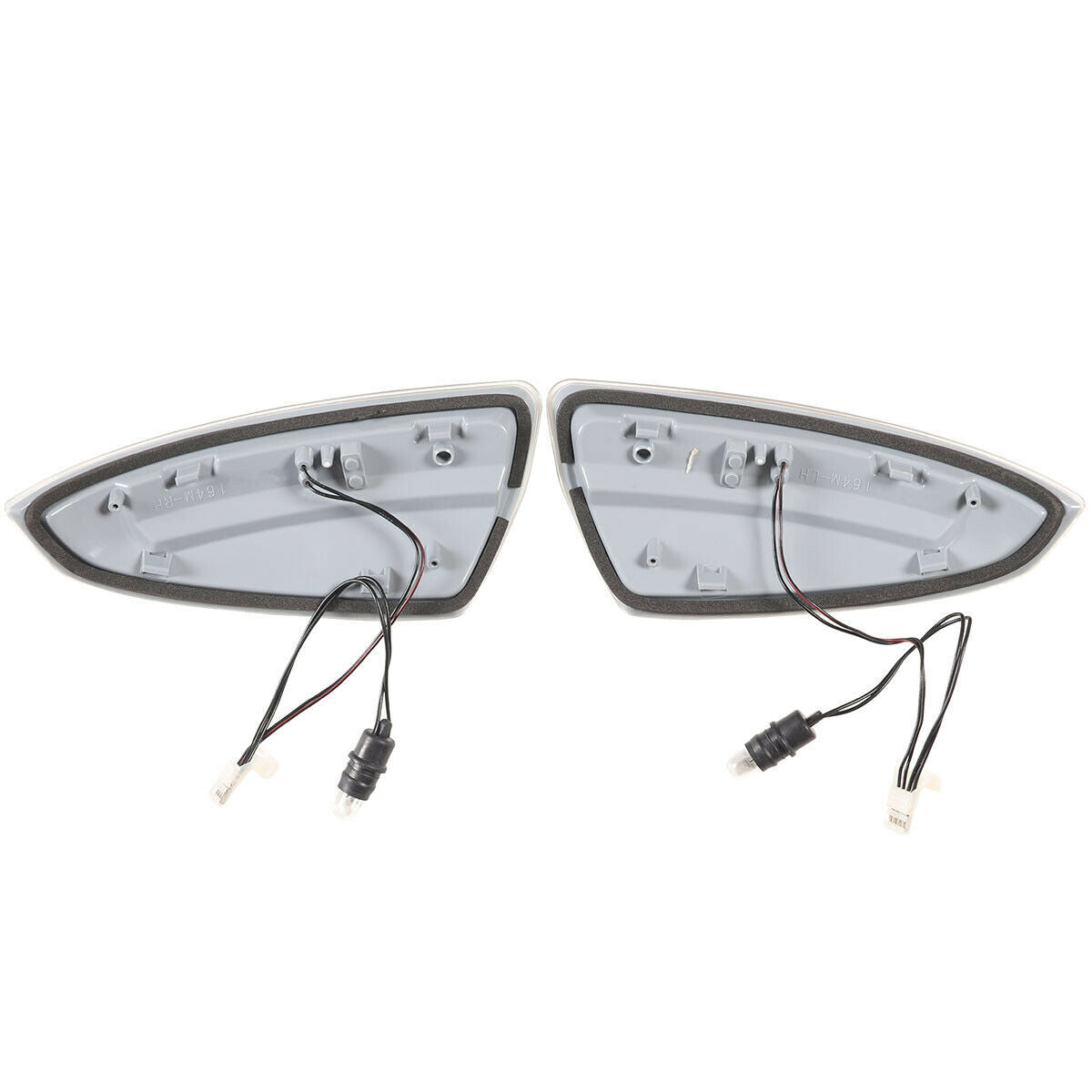 One pair of LR door mirror turn signals are suitable for Mercedes-Benz M1500, M1350, and M163 models.