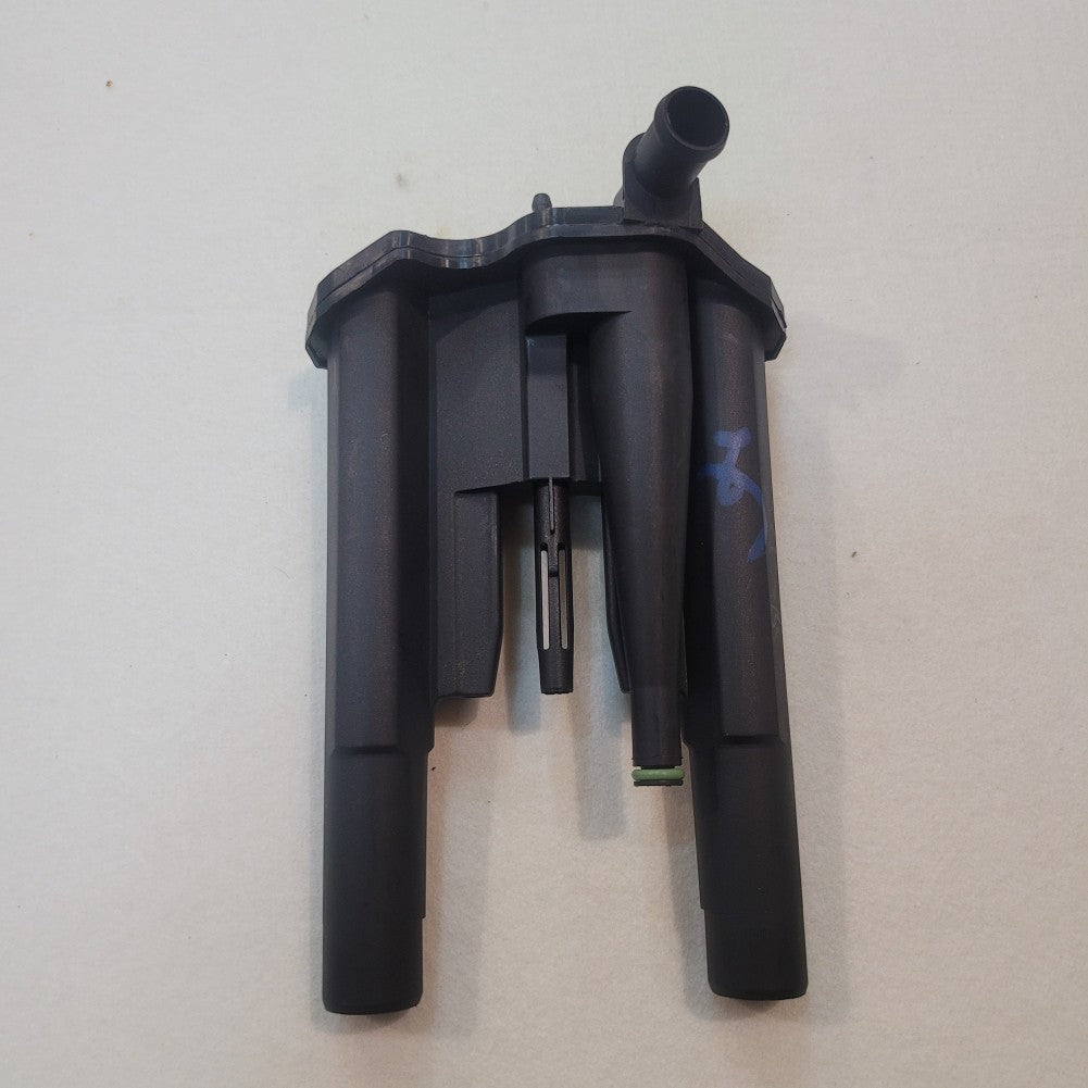 Crankcase oil breather separator suitable for Land Rover for Range Rover LR4 Sport LR054999