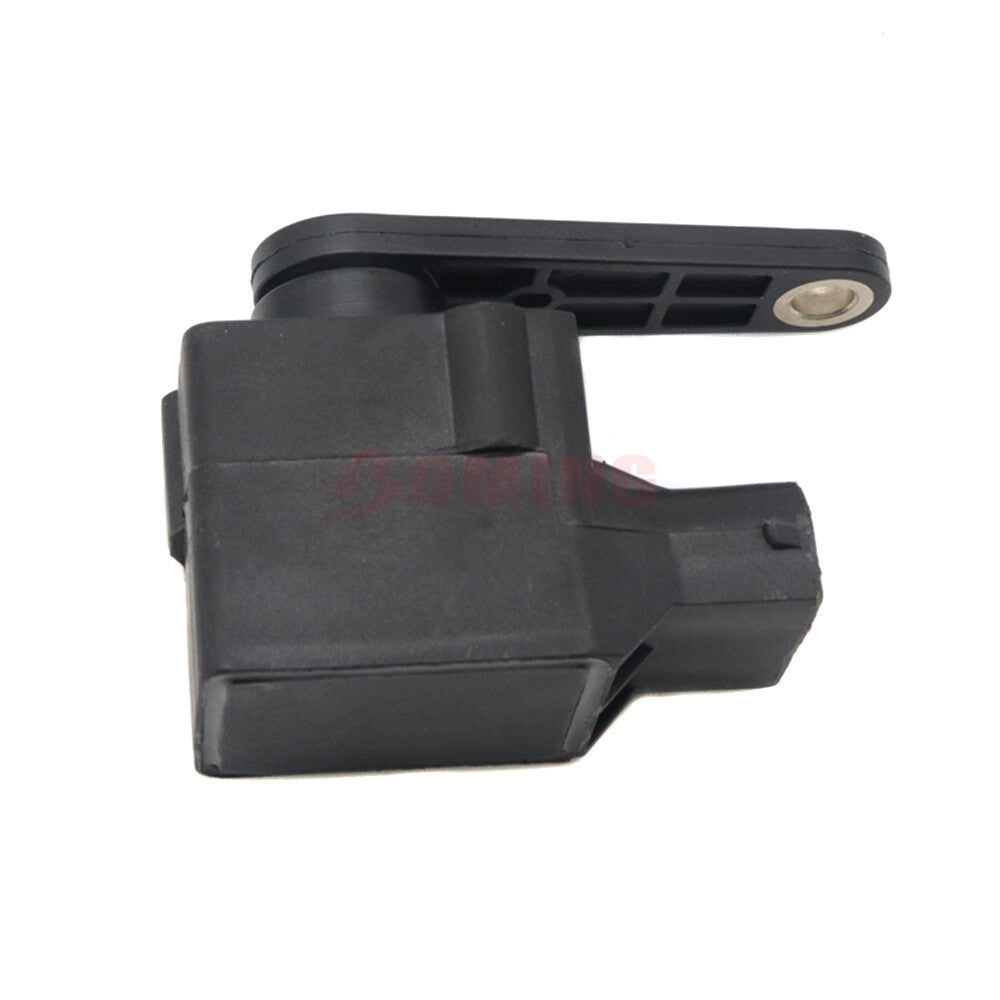 Suspension height sensor 0105427717 is suitable for Mercedes-Benz W220, W211, W203, and W215 models.