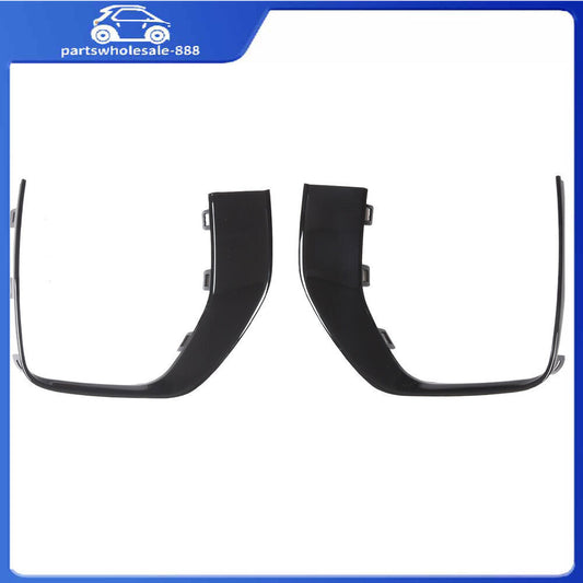 A pair of black-framed trim pieces adorn the front side grilles of the for Range Rover Evoque (2016-17).
