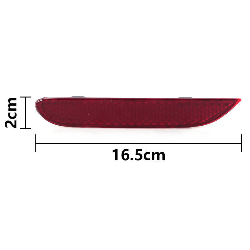 A pair of rear bumper reflector turn signals are available for Nissan Pathfinder 2013-2017.
