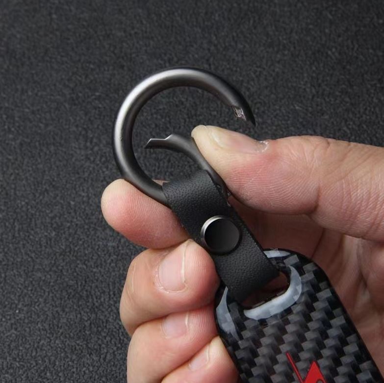 Suitable for Audi Q3 car keychain/key ring, black leather horseshoe buckle gift.
