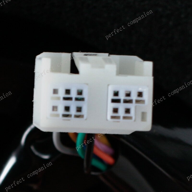 The right-side door mirror with 9 pins is suitable for Toyota for Land Cruiser LC200 UZJ200 (2012-2016).