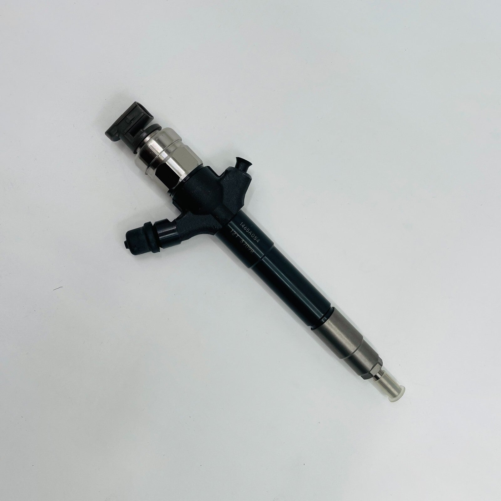 095000-5600 Fuel Injector 1465A041 for Mitsubishi 4D56 Engine Pajero