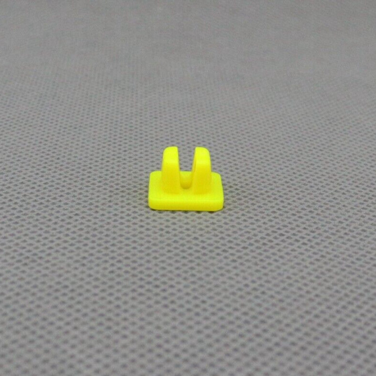 30x for Toyota Inside Trim Board Front Door Panel  Glass Moulding Retainer Clip