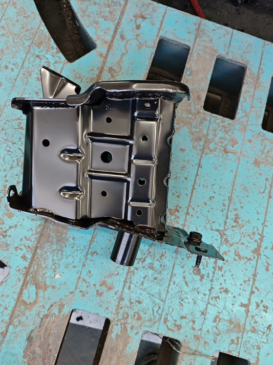 Front Right Bumper Stay Bracket 57013-0A010 for 2022-2025 for Toyota for Corolla Cross