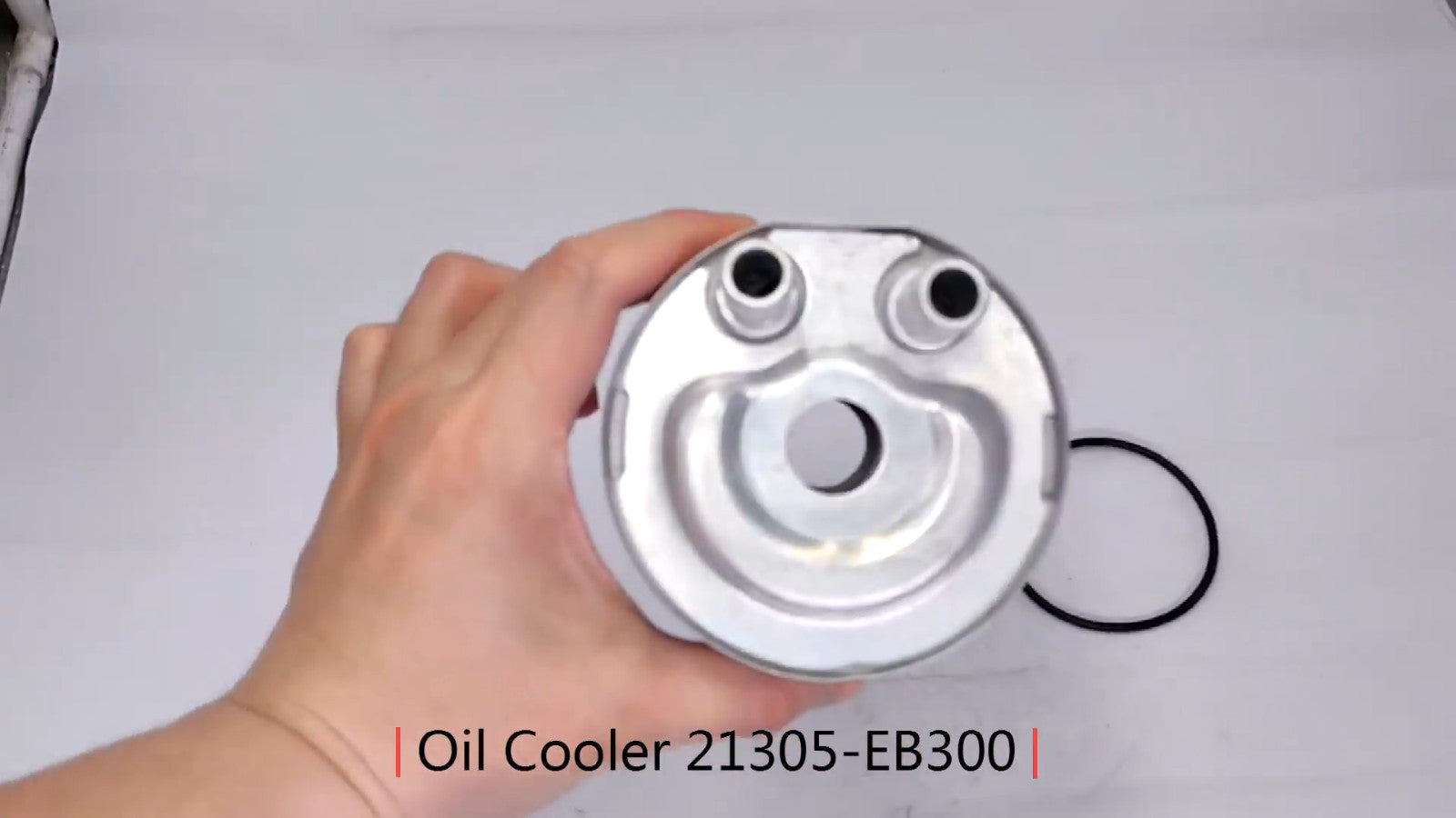 21305-EB300 Engine Oil Cooler for Nissan Pathfinder Navara Cabstar 21305EB300