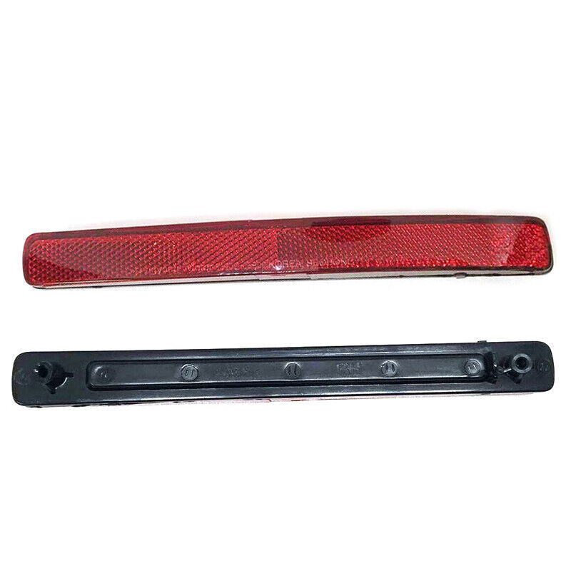 A pair of rear bumper reflectors suitable for Ssangyong REXTON 2006-2017 and KYRON 2007-2011