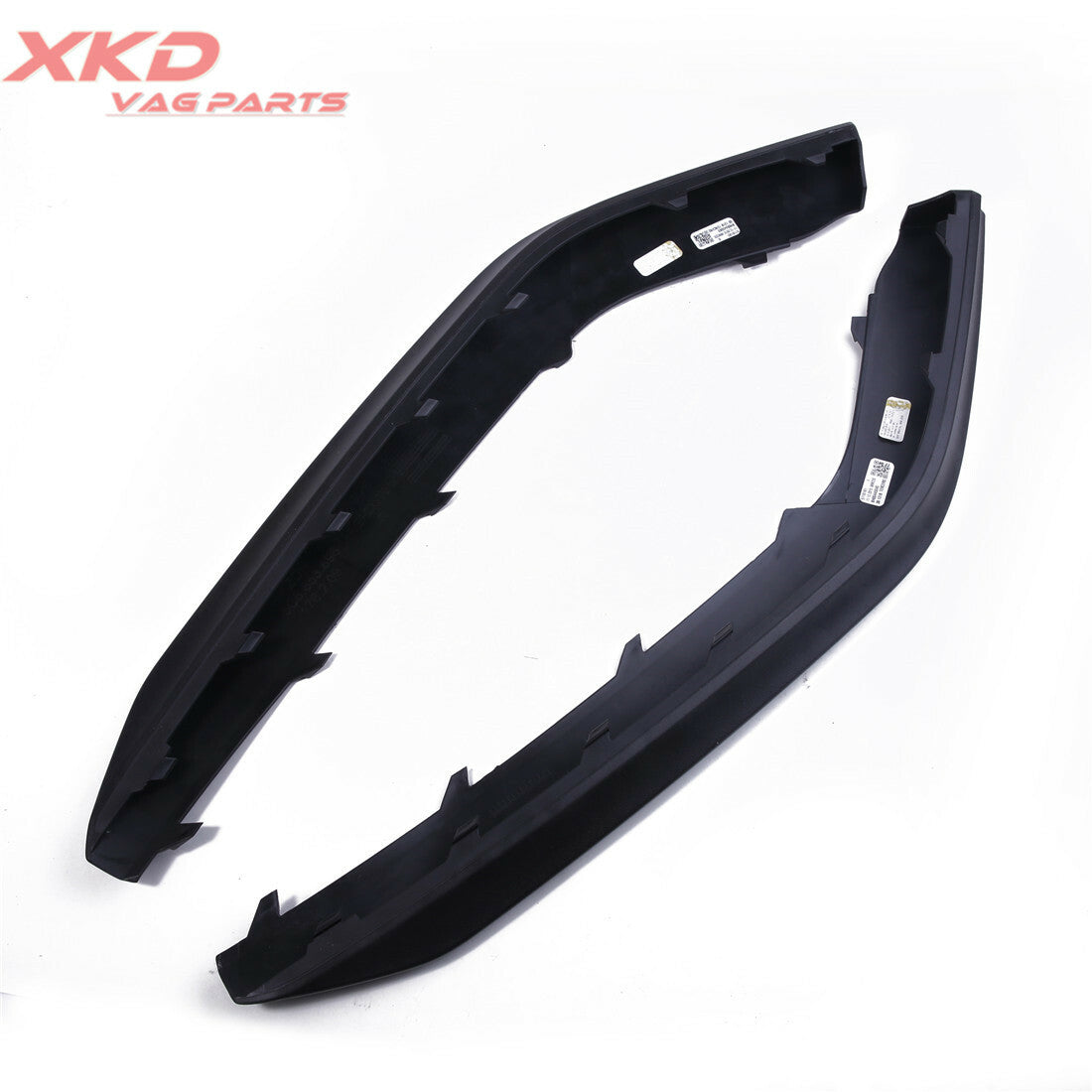 The lower grille on the left and right front bumpers is suitable for the for VW for Jetta GLI 2015-2018.
