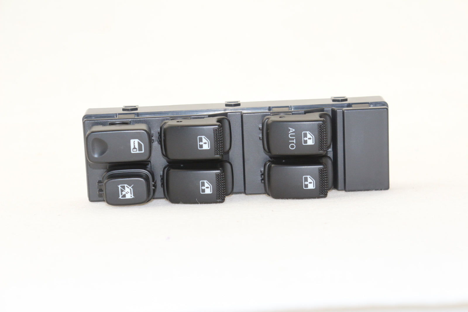 Driver Side Electric Window Switch 93570-3D121 for Hyundai Sonata 2003-2005