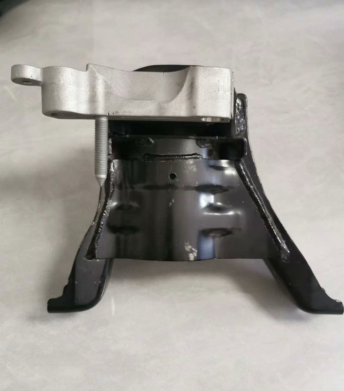 Engine Mount Insulator Sub-Assembly 12305-37341/12305-37342 for Toyota Prius Cor