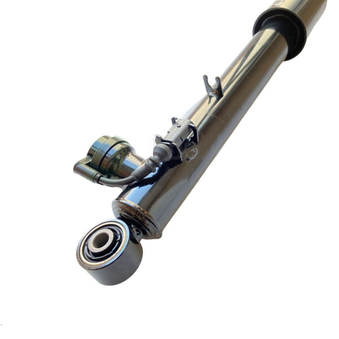 A pair of rear shock absorber struts with PASM for Porsche Macan 95B 15-20 95B513035