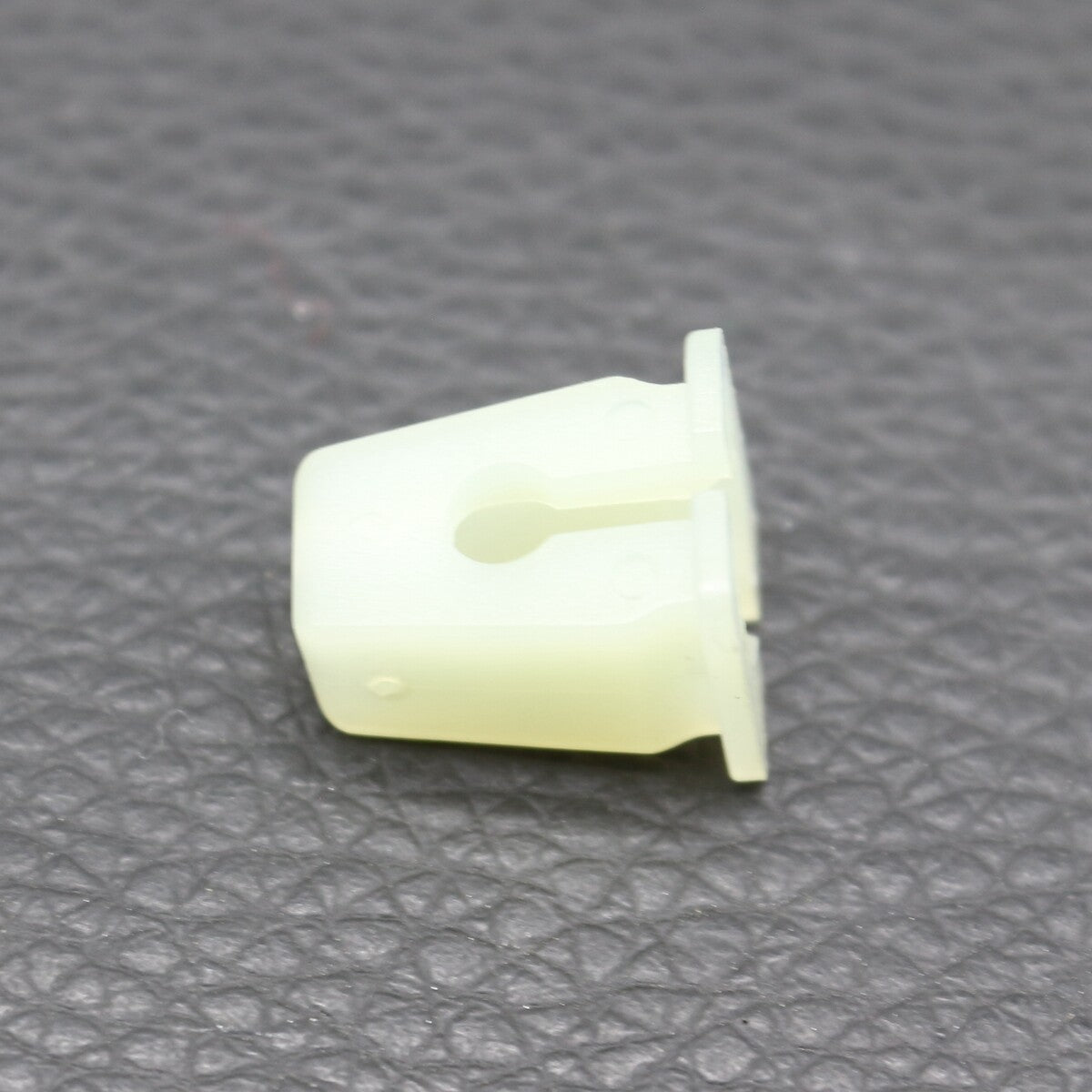 5Pcs For GM for Buick Regal Lower Door  Handle Interior Trim Grommet 90230846