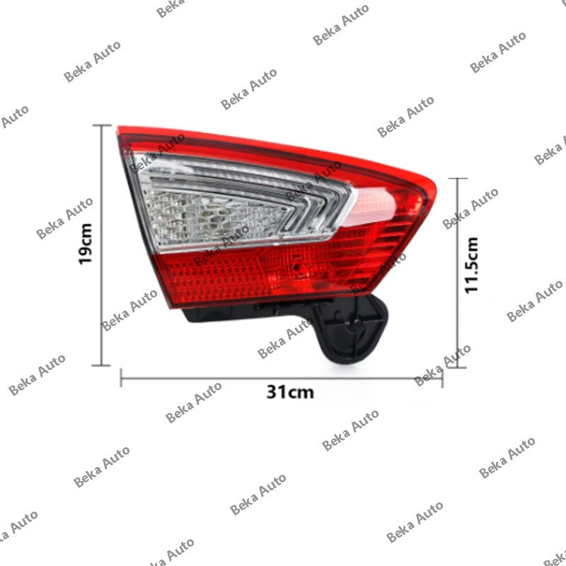 A pair of left and right inner rear taillights for 2011-2012 for Ford Mondeo Fusion DRLs.