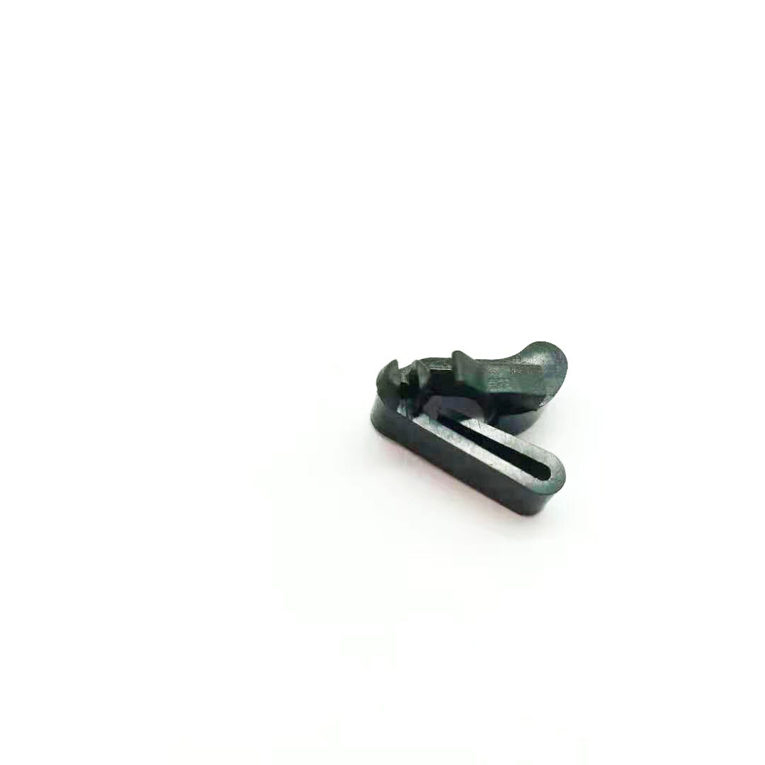 2 Gas Fuel Latch Clips BPX700010 Suitable for (1998-2004) for use in finding 2