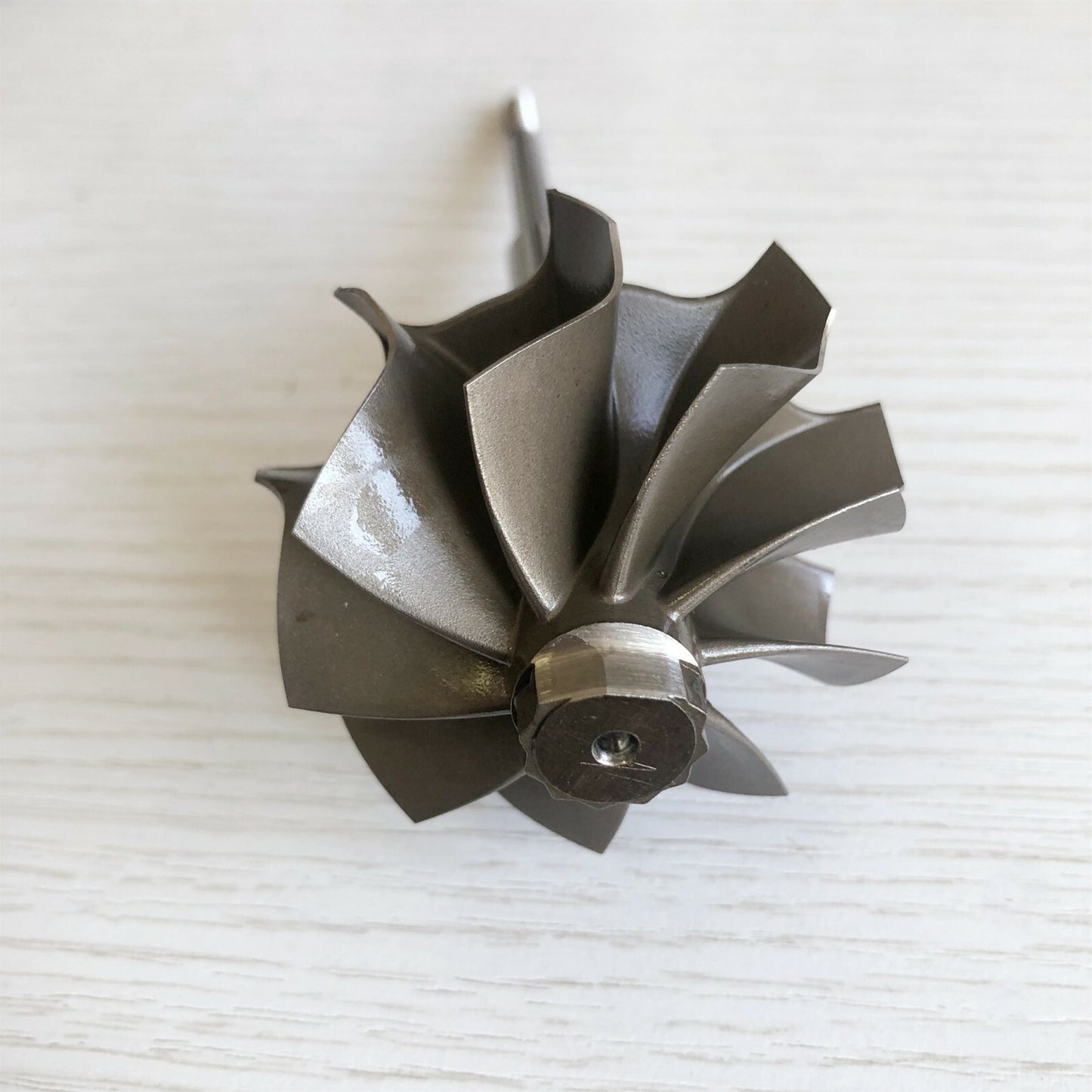 B03 Reverse 51/57 mm 108 mm Shaft Length Turbine Shaft Wheel/Turbine Wheel Suitable for N55