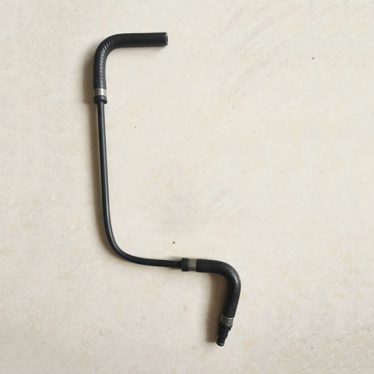 Engine coolant hose 2035010025, suitable for Mercedes-Benz W203, CL203, C209, A209, C230, 2003-2005.