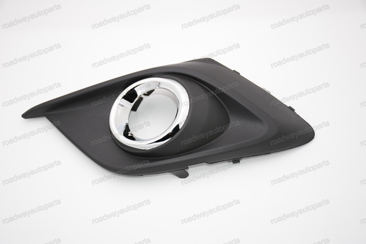 Left front fog lamp light bezel cover with chrome trim for MAZDA 3 AXELA 2014